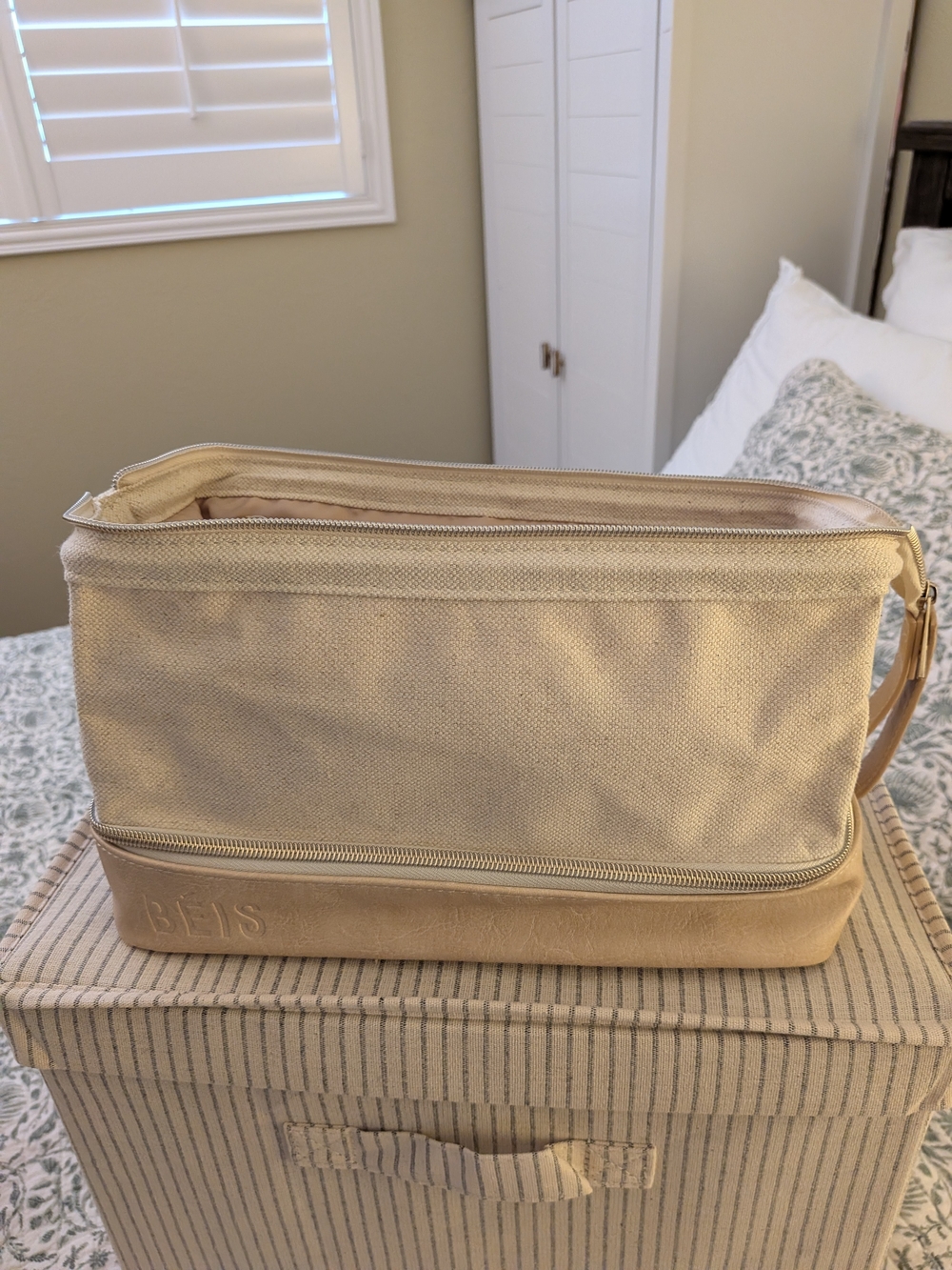 BEIS, The Dopp kit In Beige